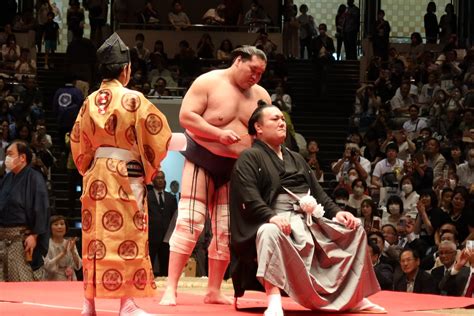 竹内夏紀スポーツ報知 On Twitter 【元関脇・勢 春日山親方の断髪式】 ①宮城野親方（元横綱・白鵬） ②前日に断髪式を行った