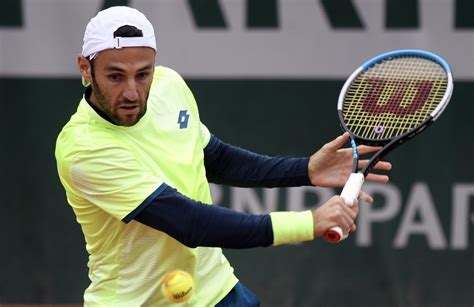 Roland Garros Travaglia Supera Il Primo Turno