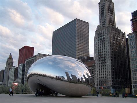 Chicago Illinois The Bean Cloud Gate Sculpture At Millennium Park