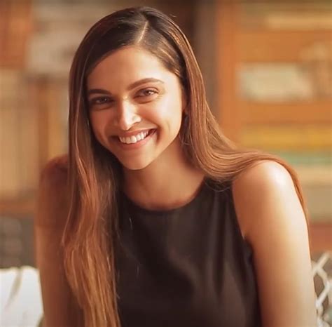 Pin By Srilan Srisukumaran On Amala Paul Hot Deepika Padukone Style Bollywood Girls Deepika