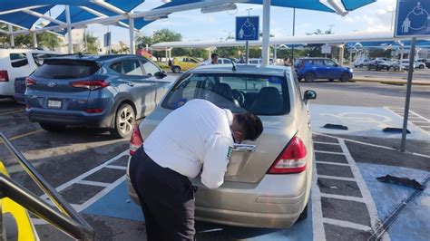 MULTADOS POR ESTACIONARSE EN LUGARES PARA DISCAPACITADOS TvCun