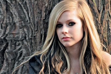 Avril Lavigne Hd Wallpaper Capturing Music And Style