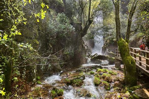 Rescatan una senderista tras caer mientras hacía la ruta del Chorro en