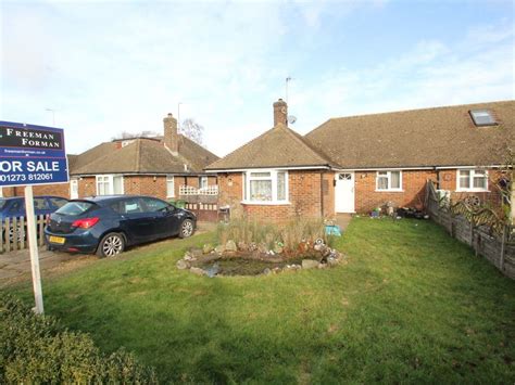 3 Bed Bungalow For Sale In Shepherds Way Ringmer Lewes Bn8 Zoopla