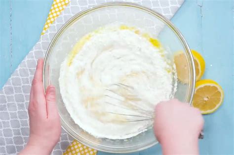 Dreamy Irresistable Lemon Bars Gonna Want Seconds