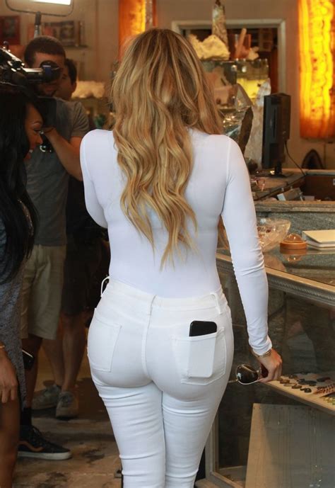 Khloe Kardashian Shows Off Some Major Curves Mirror Online