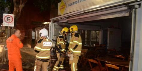 Incêndio atinge restaurante no Centro Histórico de Porto Alegre