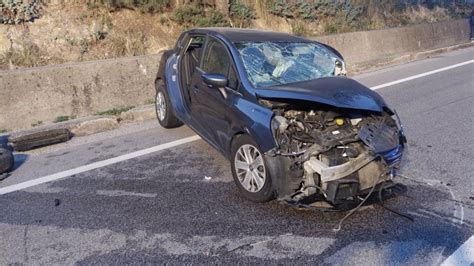 Scontro Frontale Sulla Telesina Due Persone In Ospedale Ottopagine