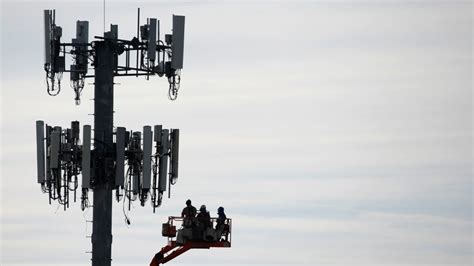 Conspiracy Theorists Linking 5g Towers To Virus Burn Cell Towers In Europe Ktla