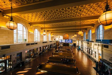 The Interior of Union Station in New Haven, Connecticut Editorial Stock Image - Image of ...