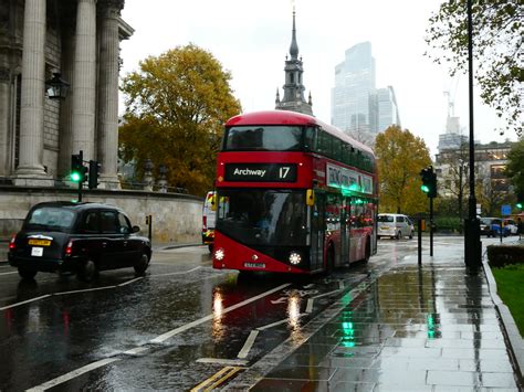 Metroline LT652 LTZ 1652 On Route 17 At St Paul S Route 17 Flickr