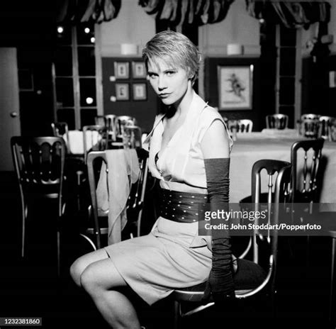 Hot Sexy Sammi Davis Bikini Pics