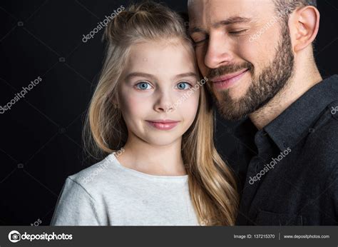 Niña Con Su Padre Fotografía De Stock © Igortishenko 137215370 Depositphotos