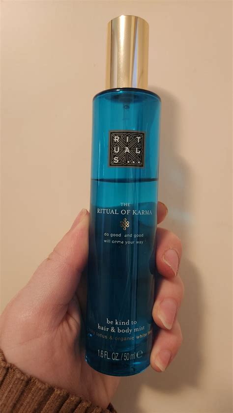 Se produkter som liknar Ritual of Karma Hair Body M på Tradera