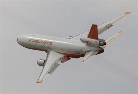 Dc 10 Vlat Very Large Air Tanker Carries Nearly 12000 Gallons Of