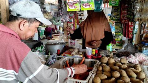 Jelang Nataru Harga Sejumlah Kebutuhan Pokok Di Blora Berangsur Naik