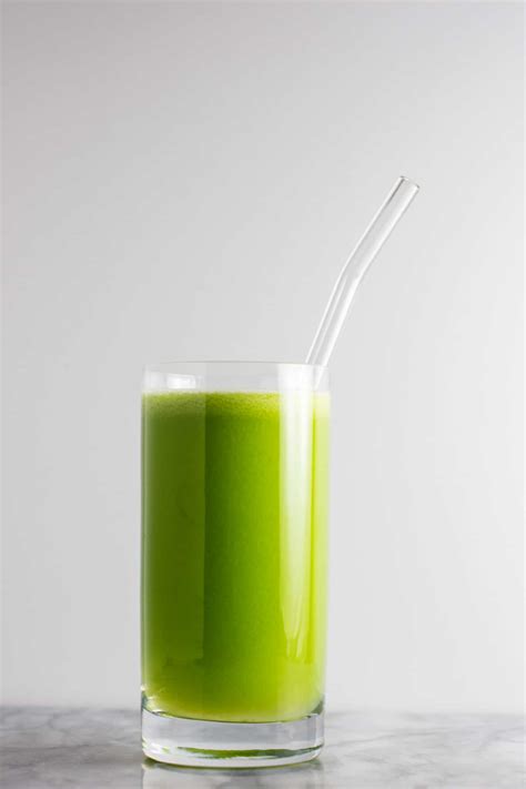 Green Juice Recipe With Cucumbers Romaine Celery And Apples