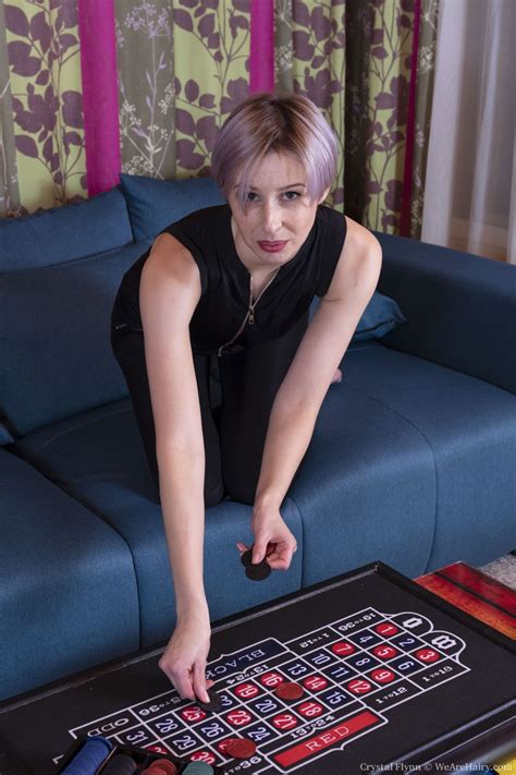 Mature Blonde Crystal Flynn Strips Fully Naked And Spreads Her Hairy Cunt CoedCherry