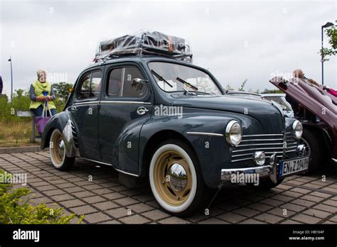 Renault Oldtimer Hi Res Stock Photography And Images Alamy