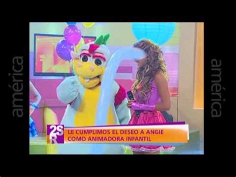 Angie Arizaga En Dos Sapos Una Reina Youtube