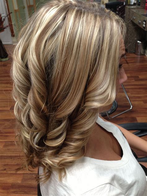 Blonde Highlights And Lowlights Fall Hair Fall Trend GINABIANCAHAIR Acconciature