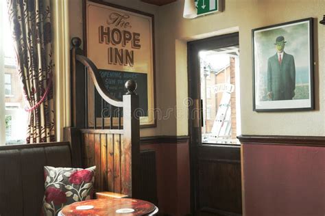 Traditional British Pub Interior Editorial Photo - Image of london ...