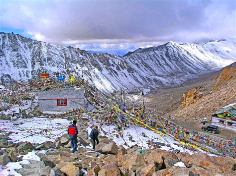 Khardung La World S Highest Road Pass Holidaymag