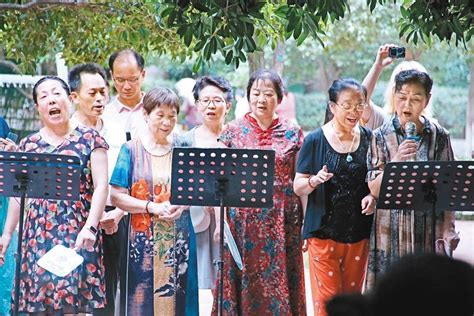 城墙根下听一场“野生演唱会” 是独属于西安人的浪漫 西部网（陕西新闻网）