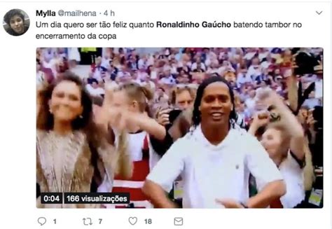 Ronaldinho Gaúcho vira meme absoluto após cena aleatória na Copa do Mundo