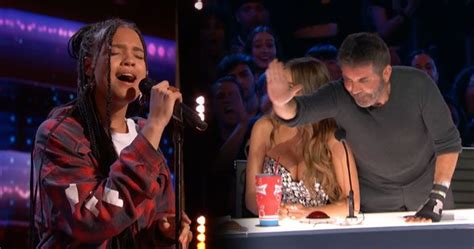 Sara James From Poland Gets Simon Cowells Golden Buzzer On Agt 2022 In