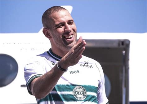 Islam Slimani quitte définitivement le Coritiba FC 5 mois après son