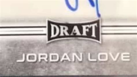 Packers Rookie Jordan Love's Autograph is One of the Lamest Things We ...