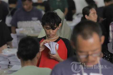 Pelipatan Surat Suara Pilpres Foto Tribunnews