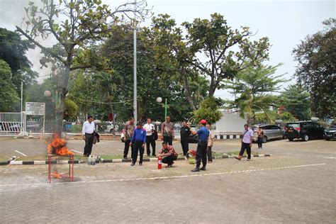 Pelatihan Dan Simulasi Pemadam Kebakaran Gkpo Halim Perdanakusuma