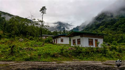 Gasa a Dzong and some Hotsprings. | Unusual Traveler