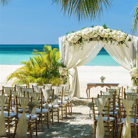 Couples Swept Away ️ Destination Weddings - Destify