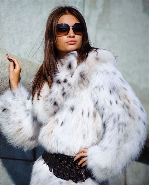 Pin By Michiel Q On Furcoat Beauties Fur Fashion Fashion Fur