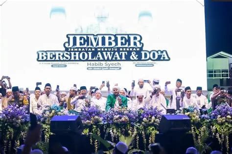 Jember Punya Gawe Inilah Kemeriahan Sholawat Dan Doa Bersama Habib