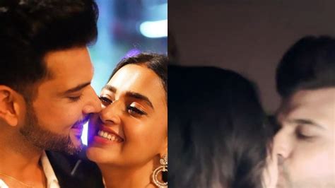 Karan Kundrra Tejasswi Prakash Share A Kiss On The Lips As They Twin In