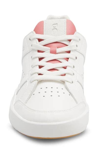 On The Roger Clubhouse Tennis Sneaker In White Rosewood Modesens