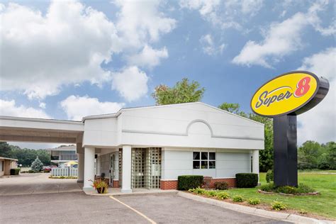 Super 8 by Wyndham Stevensville/St. Joseph | Stevensville, MI Hotels