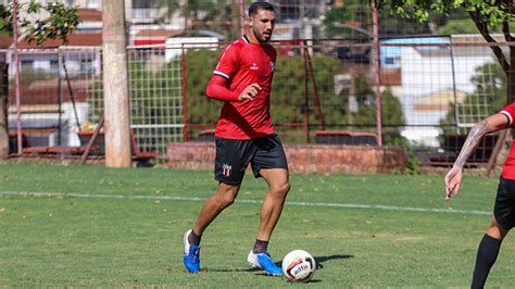 Gustavo Henrique Elogia Estrutura Do Botafogo E Se Coloca à Disposição