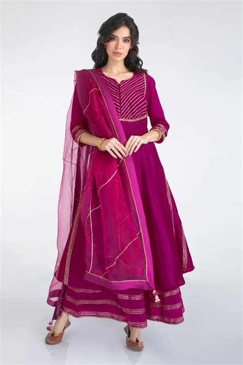 Buy Purple Silk Chanderi Embroidery Gota Patti Leaf Neck Kurta Palazzo