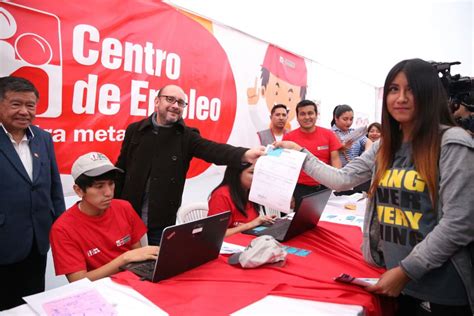 Más De 600 Empleos Formales Se Ofertan En Feria Laboral En Huacho News Andina Peru News Agency