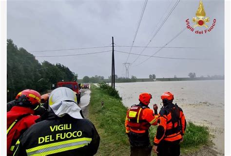 Al Lavoro Vigili Del Fuoco Per Il Maltempo In Emilia Romagna Mille