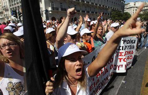 Greve geral contra novos cortes do governo paralisa a Grécia Época