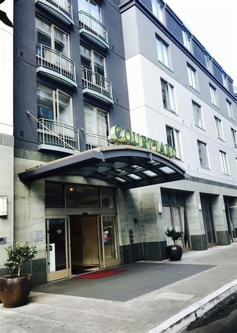 Courtyard by Marriott Oakland Downtown - ReservationDesk.com