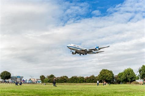 Londres Inglaterra De Agosto De K Ade Kuwait Airways