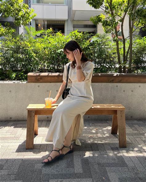 吉次玲奈さんのインスタグラム写真 吉次玲奈instagram「お気に入りのワンピース☕️ 可愛すぎてアイボリーも追加でリアルバイし