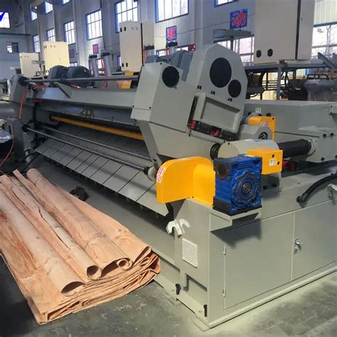 Spindleless Wood Log Veneer Peeling Machine For Plywood Production Line